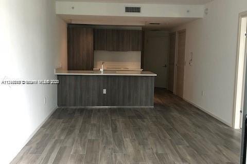 Condominio en venta en Miami, Florida, 1 dormitorio, 78.87 m2 № 1693300 - foto 1