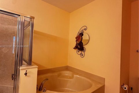 Villa ou maison à louer à St. Lucie, Floride: 3 chambres, 137.68 m2 № 2171125 - photo 7
