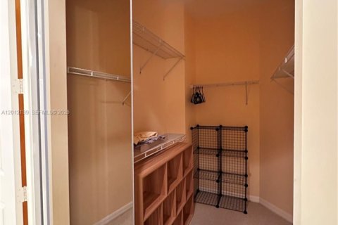 Villa ou maison à louer à St. Lucie, Floride: 3 chambres, 137.68 m2 № 2171125 - photo 5