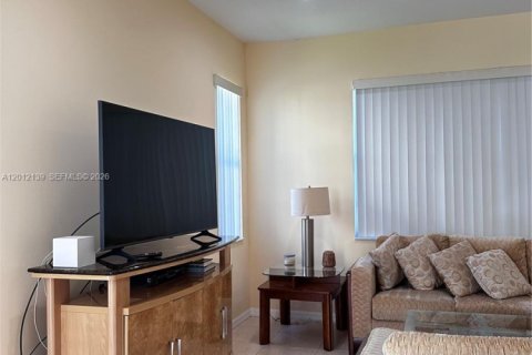 Villa ou maison à louer à St. Lucie, Floride: 3 chambres, 137.68 m2 № 2171125 - photo 12