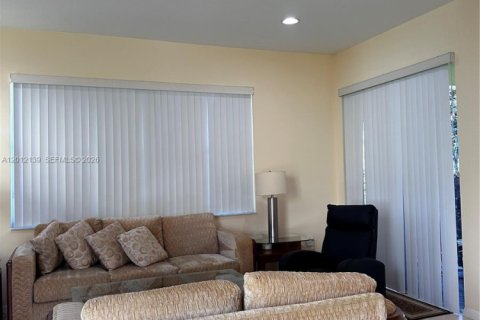 Villa ou maison à louer à St. Lucie, Floride: 3 chambres, 137.68 m2 № 2171125 - photo 13