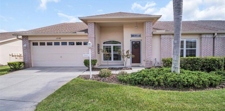 House in Trinity, Florida 2 bedrooms, 148.09 sq.m. № 1900059
