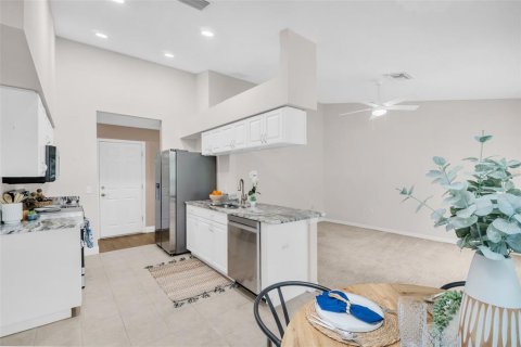 House in Trinity, Florida 2 bedrooms, 148.09 sq.m. № 1900059 - photo 10