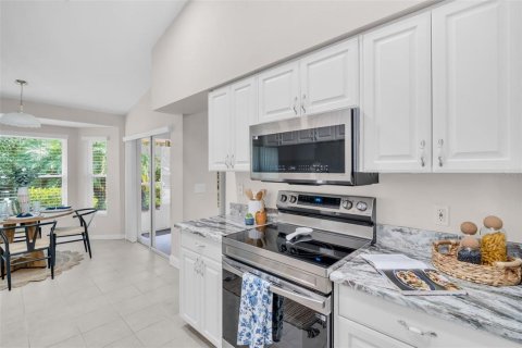 House in Trinity, Florida 2 bedrooms, 148.09 sq.m. № 1900059 - photo 14