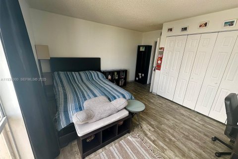 Copropriété à vendre à North Miami, Floride: 2 chambres, 97.55 m2 № 2088443 - photo 12