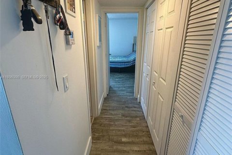 Copropriété à vendre à North Miami, Floride: 2 chambres, 97.55 m2 № 2088443 - photo 13