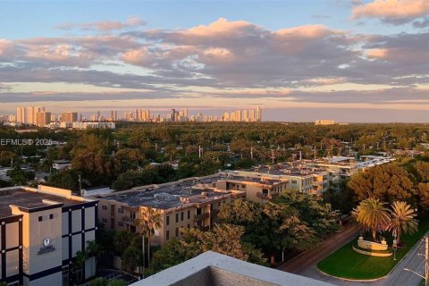 Copropriété à vendre à North Miami, Floride: 2 chambres, 97.55 m2 № 2088443 - photo 2