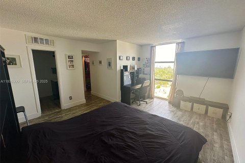 Copropriété à vendre à North Miami, Floride: 2 chambres, 97.55 m2 № 2088443 - photo 17