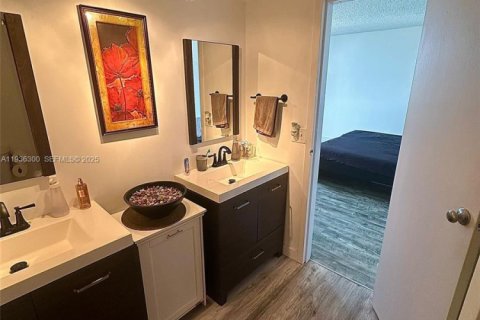 Copropriété à vendre à North Miami, Floride: 2 chambres, 97.55 m2 № 2088443 - photo 22