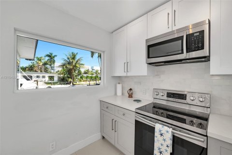 Villa ou maison à vendre à Fort Lauderdale, Floride: 3 chambres, 98.01 m2 № 2422508 - photo 18