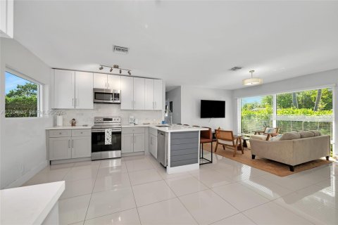 Villa ou maison à vendre à Fort Lauderdale, Floride: 3 chambres, 98.01 m2 № 2422508 - photo 5