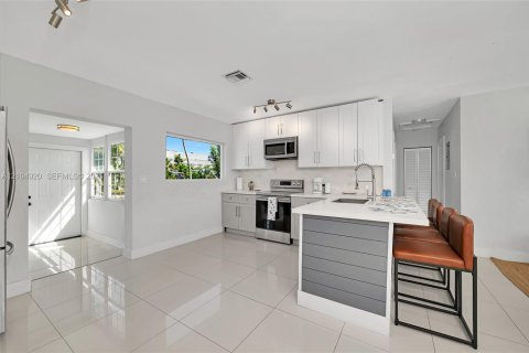 Villa ou maison à vendre à Fort Lauderdale, Floride: 3 chambres, 98.01 m2 № 2422508 - photo 21