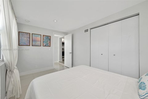 Villa ou maison à vendre à Fort Lauderdale, Floride: 3 chambres, 98.01 m2 № 2422508 - photo 13