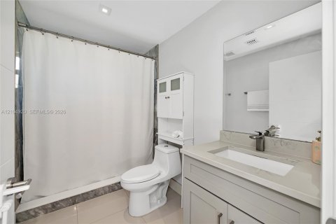 Villa ou maison à vendre à Fort Lauderdale, Floride: 3 chambres, 98.01 m2 № 2422508 - photo 16