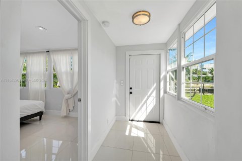 Villa ou maison à vendre à Fort Lauderdale, Floride: 3 chambres, 98.01 m2 № 2422508 - photo 12
