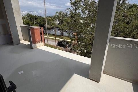 Townhouse in Tampa, Florida 3 bedrooms, 284.47 sq.m. № 1582155 - photo 10