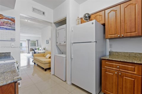 Condominio en alquiler en Bay Harbor Islands, Florida, 2 dormitorios, 101.45 m2 № 1922057 - foto 24