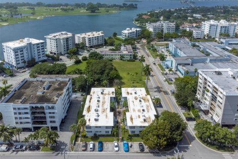 Condominio en alquiler en Bay Harbor Islands, Florida, 2 dormitorios, 101.45 m2 № 1922057 - foto 30