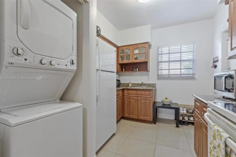 Condominio en alquiler en Bay Harbor Islands, Florida, 2 dormitorios, 101.45 m2 № 1922057 - foto 25