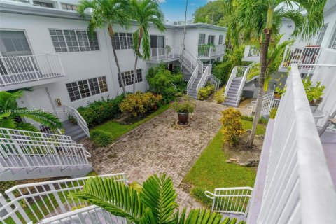 Condominio en alquiler en Bay Harbor Islands, Florida, 2 dormitorios, 101.45 m2 № 1922057 - foto 19