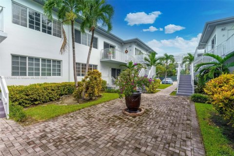 Condominio en alquiler en Bay Harbor Islands, Florida, 2 dormitorios, 101.45 m2 № 1922057 - foto 12