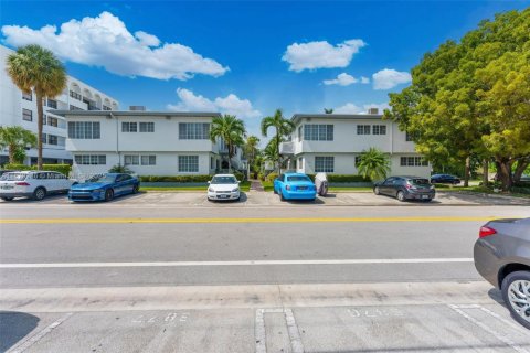 Condominio en alquiler en Bay Harbor Islands, Florida, 2 dormitorios, 101.45 m2 № 1922057 - foto 16