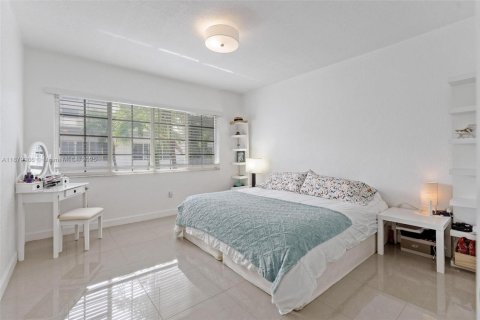 Condominio en alquiler en Bay Harbor Islands, Florida, 2 dormitorios, 101.45 m2 № 1922057 - foto 7