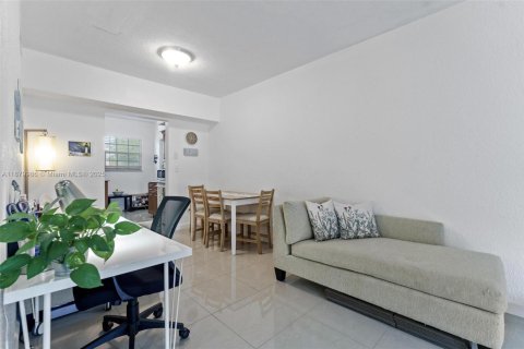 Condominio en alquiler en Bay Harbor Islands, Florida, 2 dormitorios, 101.45 m2 № 1922057 - foto 4