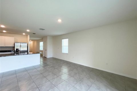 Casa en alquiler en Zephyrhills, Florida, 3 dormitorios, 147.16 m2 № 2150127 - foto 10