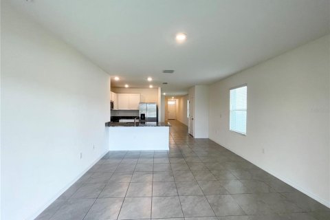 Casa en alquiler en Zephyrhills, Florida, 3 dormitorios, 147.16 m2 № 2150127 - foto 9