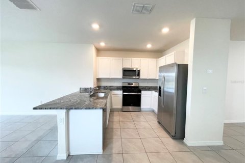 Casa en alquiler en Zephyrhills, Florida, 3 dormitorios, 147.16 m2 № 2150127 - foto 6