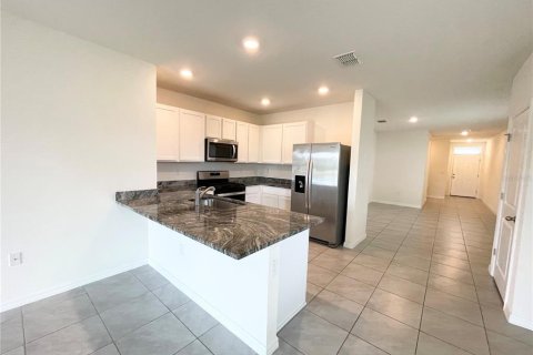 Casa en alquiler en Zephyrhills, Florida, 3 dormitorios, 147.16 m2 № 2150127 - foto 4