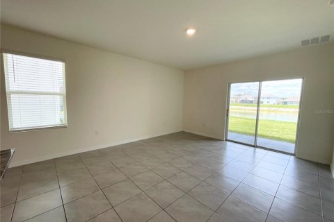 Casa en alquiler en Zephyrhills, Florida, 3 dormitorios, 147.16 m2 № 2150127 - foto 8