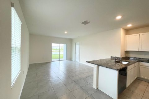 Casa en alquiler en Zephyrhills, Florida, 3 dormitorios, 147.16 m2 № 2150127 - foto 7