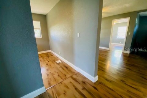 Apartment in Saint Petersburg, Florida 3 bedrooms, 84.17 sq.m. № 2148964 - photo 13