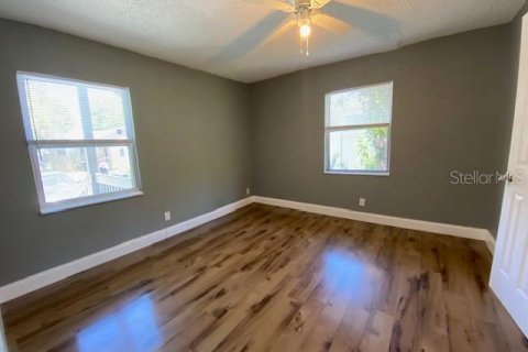 Apartment in Saint Petersburg, Florida 3 bedrooms, 84.17 sq.m. № 2148964 - photo 9