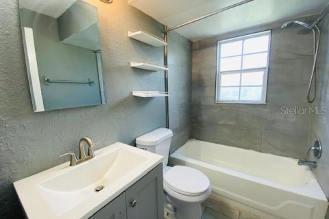 Apartment in Saint Petersburg, Florida 3 bedrooms, 84.17 sq.m. № 2148964 - photo 12