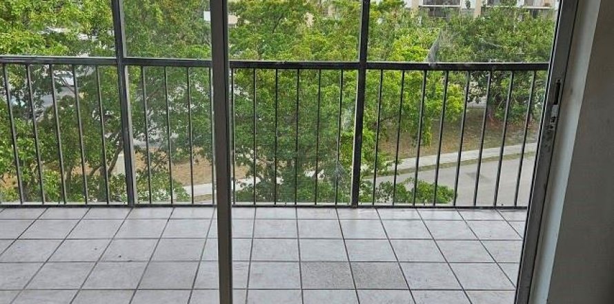 Condominio en Lauderhill, Florida, 2 dormitorios № 1179564