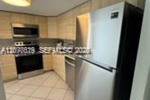 Copropriété à louer à Hallandale Beach, Floride: 2 chambres, 85.84 m2 № 2320312 - photo 9