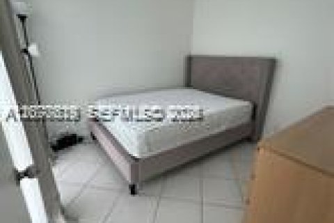 Copropriété à louer à Hallandale Beach, Floride: 2 chambres, 85.84 m2 № 2320312 - photo 24