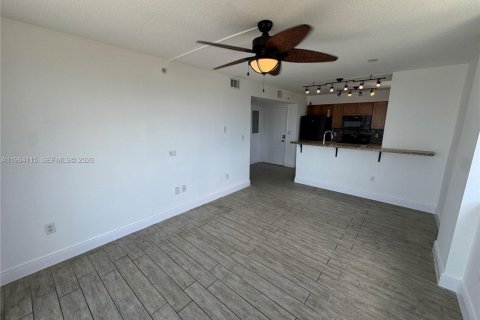 Condominio en alquiler en Miami, Florida, 2 dormitorios, 78.87 m2 № 2026424 - foto 11
