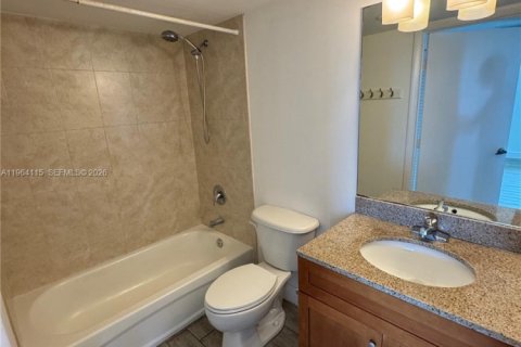 Condominio en alquiler en Miami, Florida, 2 dormitorios, 78.87 m2 № 2026424 - foto 7