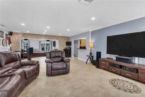 House in Dania Beach, Florida 4 bedrooms, 177.07 sq.m. № 1799327 - photo 16