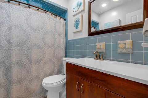 House in Dania Beach, Florida 4 bedrooms, 177.07 sq.m. № 1799327 - photo 22