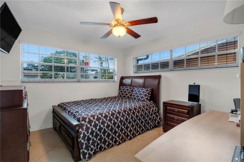 House in Dania Beach, Florida 4 bedrooms, 177.07 sq.m. № 1799327 - photo 20