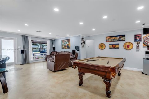 House in Dania Beach, Florida 4 bedrooms, 177.07 sq.m. № 1799327 - photo 12