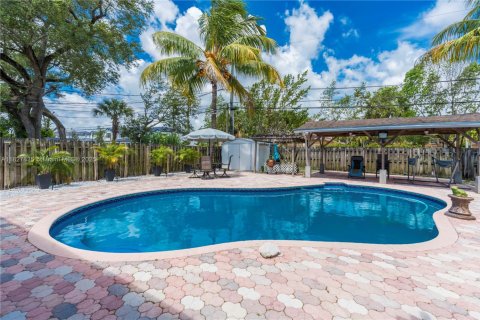 House in Dania Beach, Florida 4 bedrooms, 177.07 sq.m. № 1799327 - photo 26