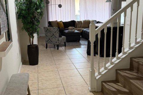 Townhouse in Kissimmee, Florida 4 bedrooms, 195.28 sq.m. № 2146619 - photo 7