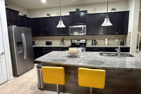 Townhouse in Kissimmee, Florida 4 bedrooms, 195.28 sq.m. № 2146619 - photo 4