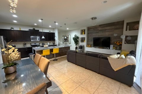 Townhouse in Kissimmee, Florida 4 bedrooms, 195.28 sq.m. № 2146619 - photo 3